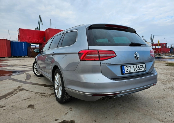 Volkswagen Passat cena 79000 przebieg: 162000, rok produkcji 2018 z Gdańsk małe 277